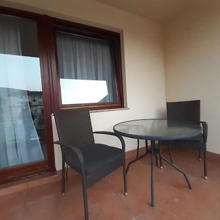 Apartment Pero Ливно Екстериор снимка