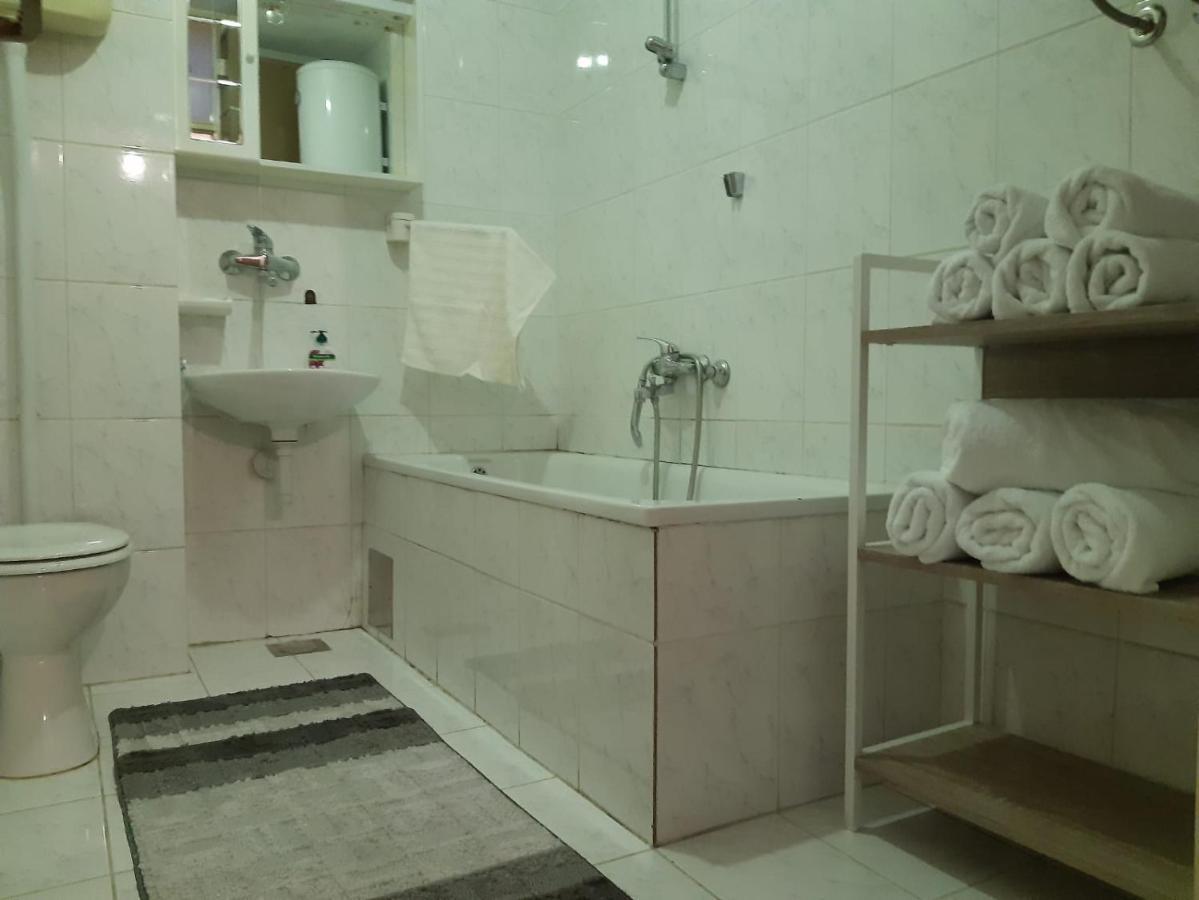 Apartment Pero Ливно Екстериор снимка